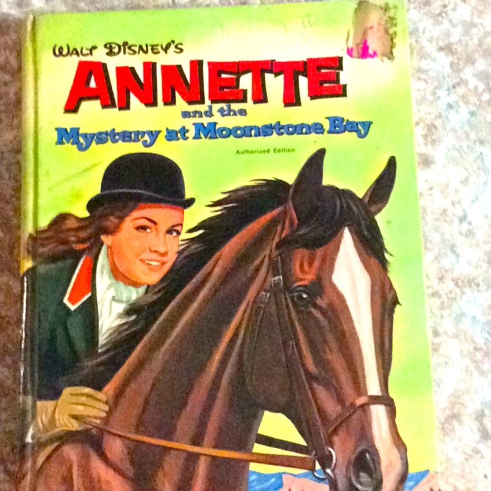 Vtg 1962 Annette & the Mystery at Moonstone Bay.